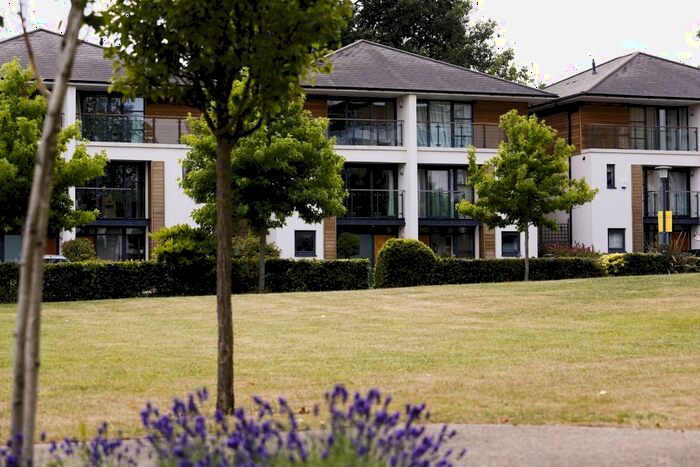 4 Bedroom Semi-Detached House To Rent In Whitelands Crescent, London, SW18