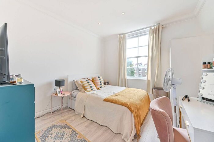 1 Bedroom Flat To Rent In Gloucester Terrace, Bayswater, London, W2