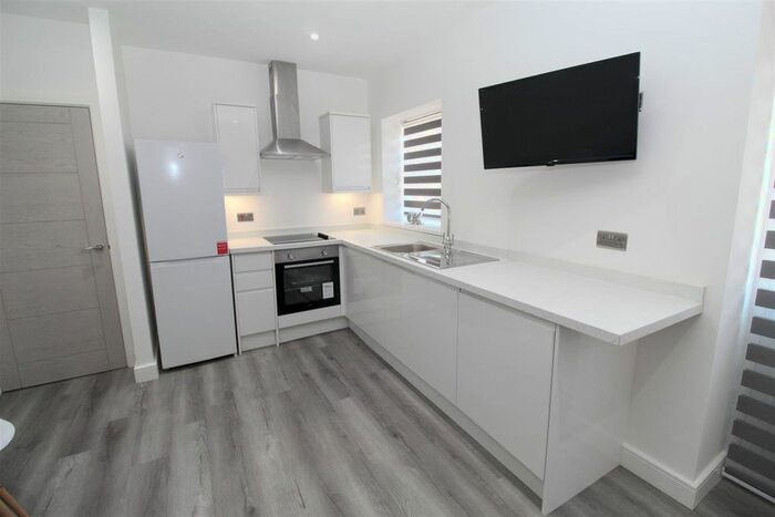 1 Bedroom Flat To Rent In Albany Road, Roath, Cardiff, CF24