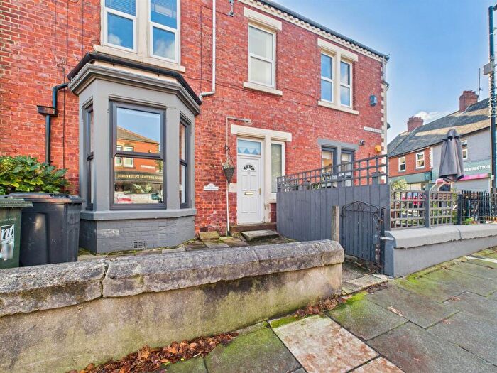 3 Bedroom Apartment To Rent In Holly Avenue, Whitley Bay, NE26
