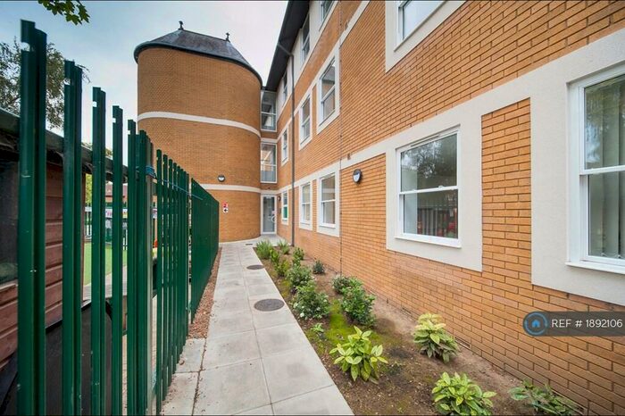 Studio To Rent In Cricket Green, Surrey, CR4