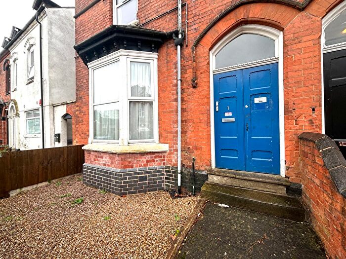 3 Bedroom Flat To Rent In Carlyle Road, Birmingham, B16
