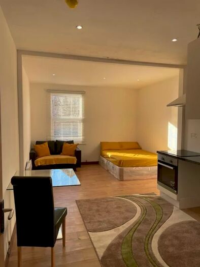 Studio To Rent In Haydons Rd, Wimbledon SW19