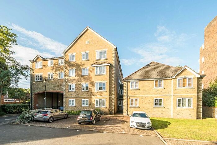 2 Bedroom Flat For Sale In Arborfield Close, Streatham, SW2