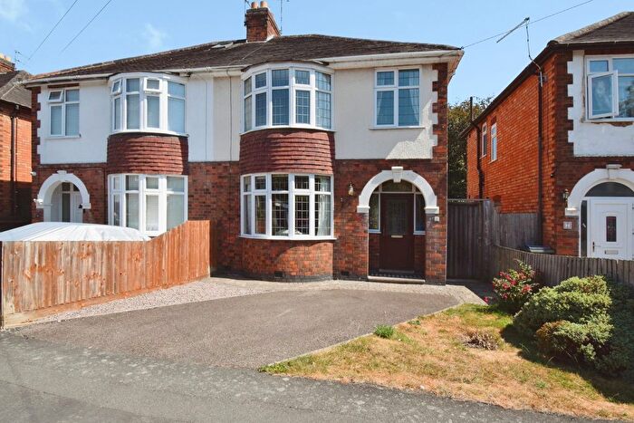 3 Bedroom Semi-Detached House For Sale In Fielding Road, Leicester, Leicestershire, LE4