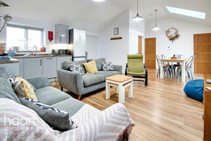 3 Bedroom Barn Conversion To Rent In The Grange, Weston-super-mare, BS24