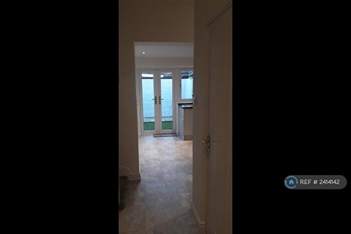 2 Bedroom End Of Terrace House To Rent In Lynton Avenue, Hull, HU5