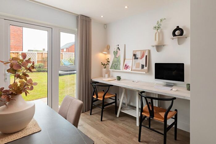 3 Bedroom End Terrace House For Sale In "The Bourne" At Eastglade Road, Bestwood, NG5