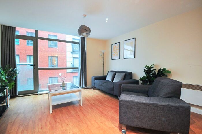 2 Bedroom Flat To Rent In Ludgate Hill, Manchester, M4