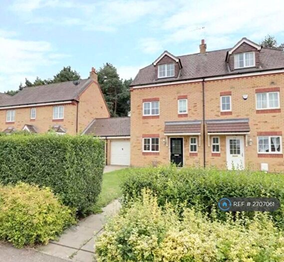 4 Bedroom Semi-Detached House To Rent In Woodlands, Grange Park, Northampton, NN4