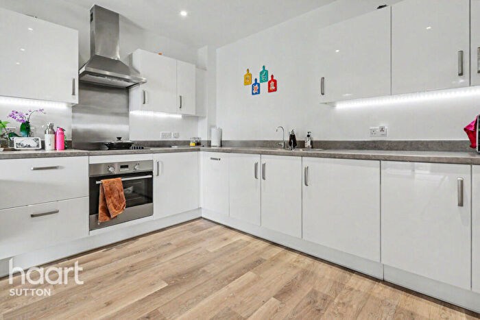 2 Bedroom Flat For Sale In High Street, Sutton, SM1