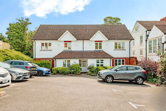 1 Bedroom Flat For Sale In Frenches Road, Redhill, RH1