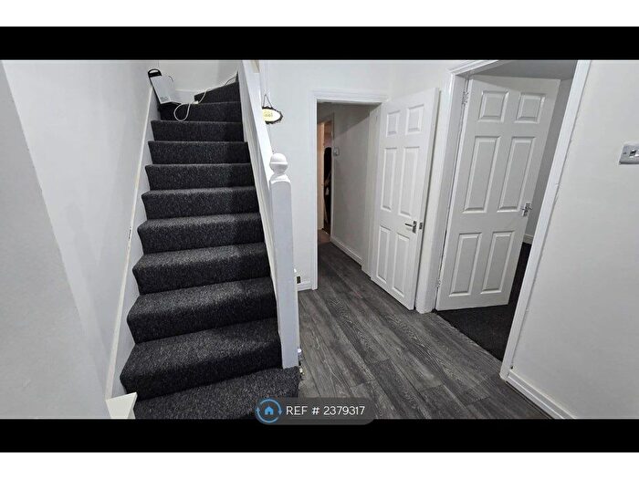 3 Bedroom Semi-Detached House To Rent In Mauldeth Rd, Manchester, M20