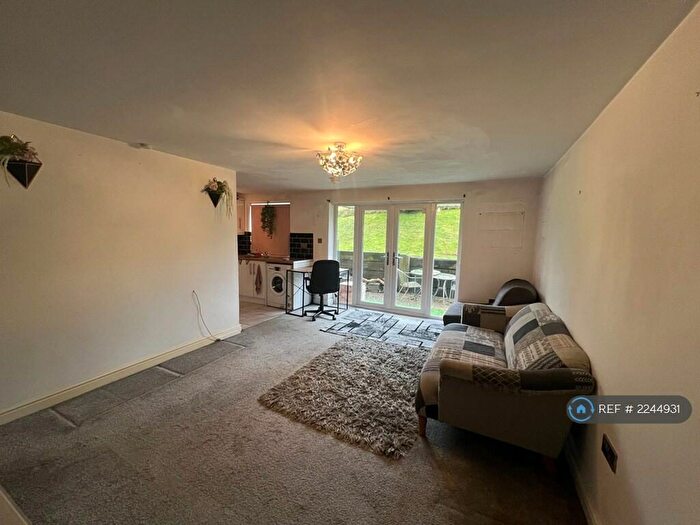 2 Bedroom Flat To Rent In Heywood Court, Middleton, Manchester, M24