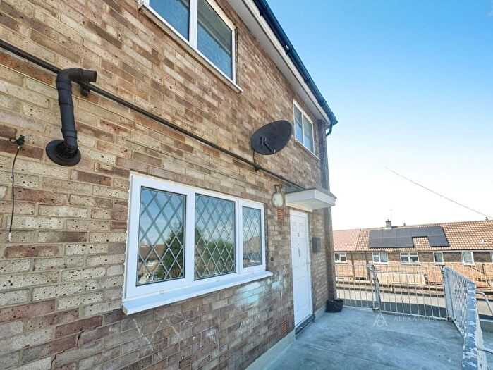 3 Bedroom Flat To Rent In Hillborough Crescent, Houghton Regis, Dunstable, LU5