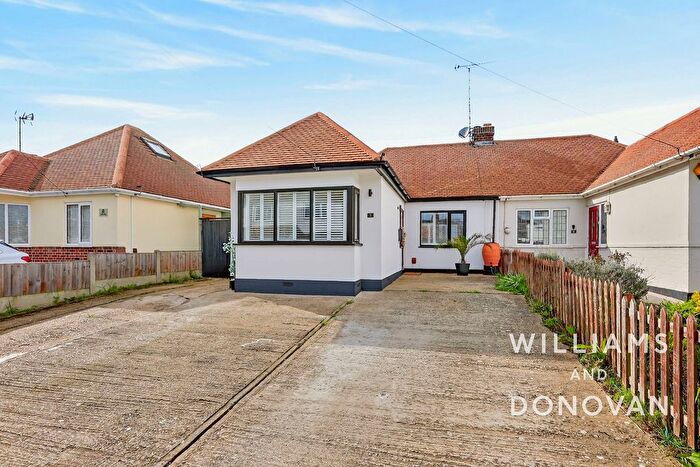 2 Bedroom Semi Detached Bungalow For Sale In Blenheim Park Close, Leigh-On-Sea, SS9
