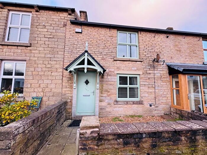 3 Bedroom Cottage To Rent In Lee Lane, Horwich, Bolton, BL6