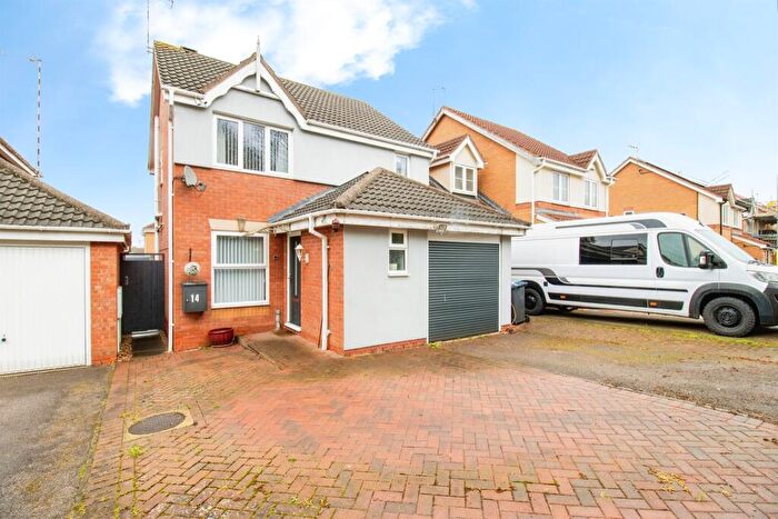 3 Bedroom Detached House For Sale In Furrow Close, Rugby, CV21