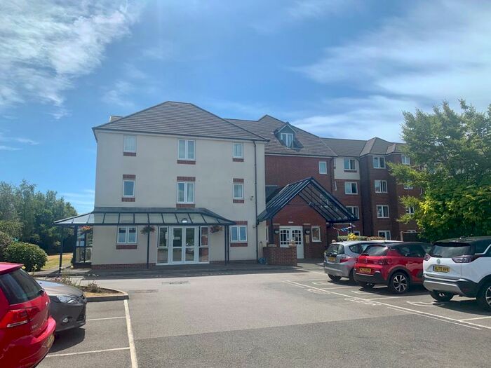 1 Bedroom Flat To Rent In Riverland Court, BH23