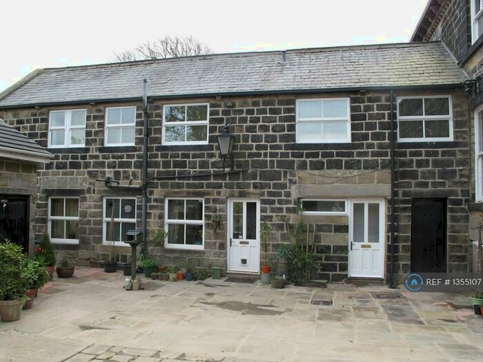 2 Bedroom Flat To Rent In West Hill Grange, Horsforth, Leeds, LS18