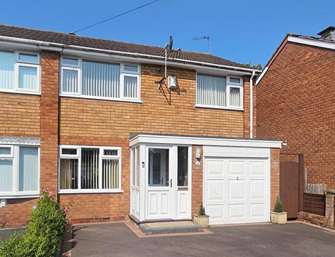 3 Bedroom Semi-Detached House For Sale In Birchley Rise, Solihull, B92