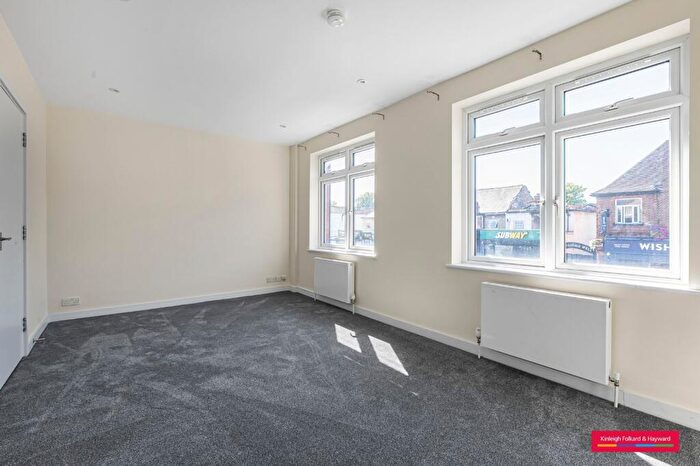 2 Bedroom Flat To Rent In Hall Lane, London, E4