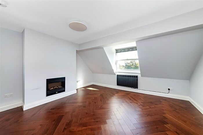 2 Bedroom Flat To Rent In Pepys Road, New Cross, London, SE14