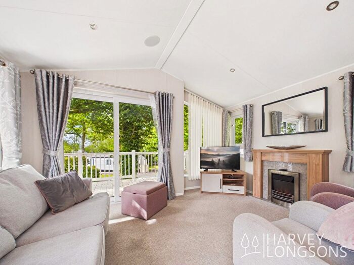 3 Bedroom Park Home For Sale In Llanrug, Caernarfon, LL55