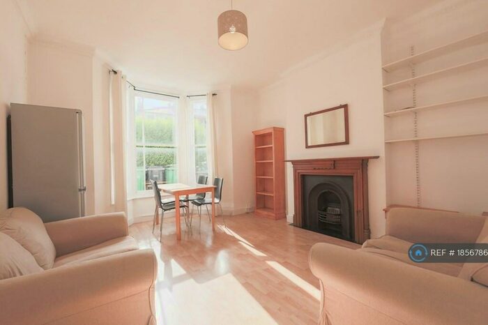4 Bedroom Maisonette To Rent In Marquis Road, London, NW1