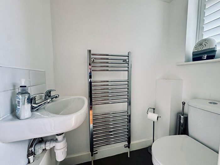 5 Bedroom Detached House To Rent In The Street, Bramley, RG26