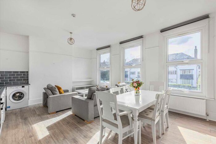 4 Bedroom Flat To Rent In Trinity Road, London, SW18