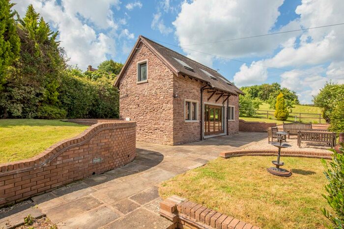 3 Bedroom Barn Conversion For Sale In Highwood, Eastham, WR15