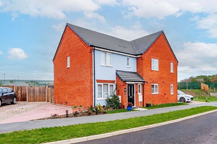 3 Bedroom Semi Detached House For Sale In Oak Tree Lane, Hellesdon, NR6