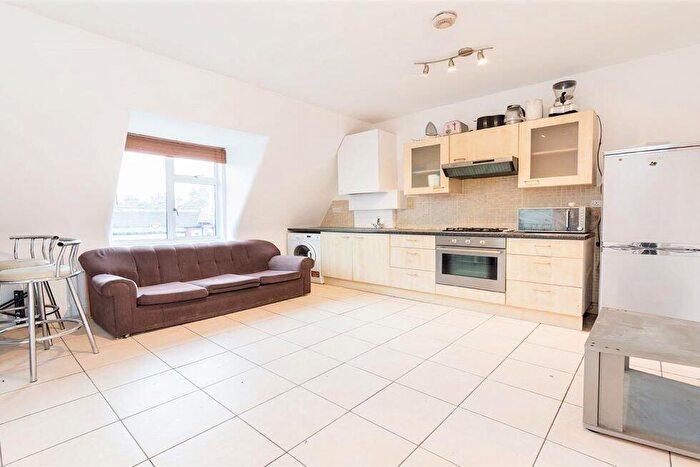 2 Bedroom Flat To Rent In High Road, Willesden Green, NW10