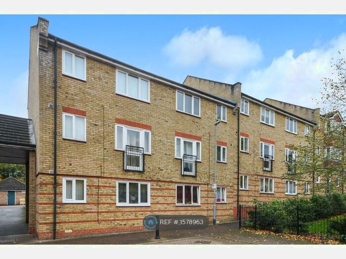 1 Bedroom Flat To Rent In Parkinson Drive, Chelmsford, CM1