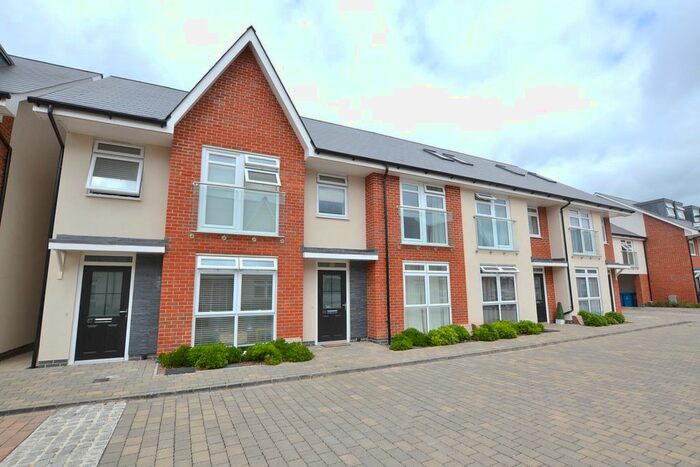 3 Bedroom Town House To Rent In Stabler Way, Poole, BH15