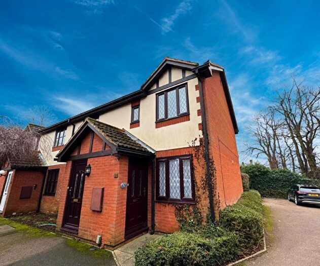 2 Bedroom Flat To Rent In Chesterfield Drive, Castle Hill, Ipswich, IP1