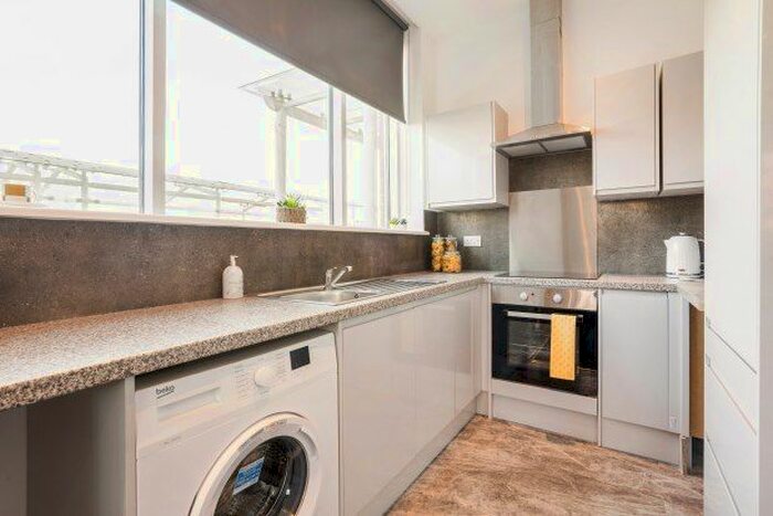 2 Bedroom Flat To Rent In Unity Place, Basingstoke, RG24