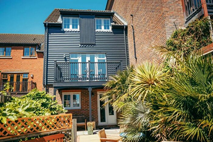 3 Bedroom Town House To Rent In Madeira Way, Eastbourne, East Sussex, BN23