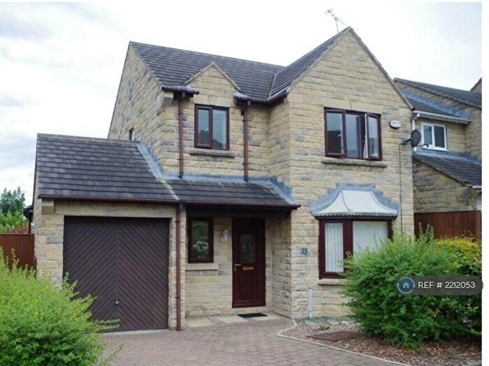 3 Bedroom Detached House To Rent In Ennerdale Drive, Elland, HX5