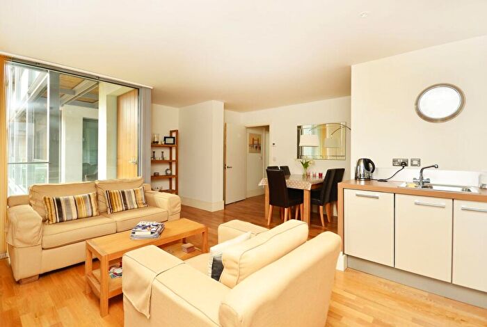 2 Bedroom Flat To Rent In Highbury Stadium Square, Highbury, London, N5