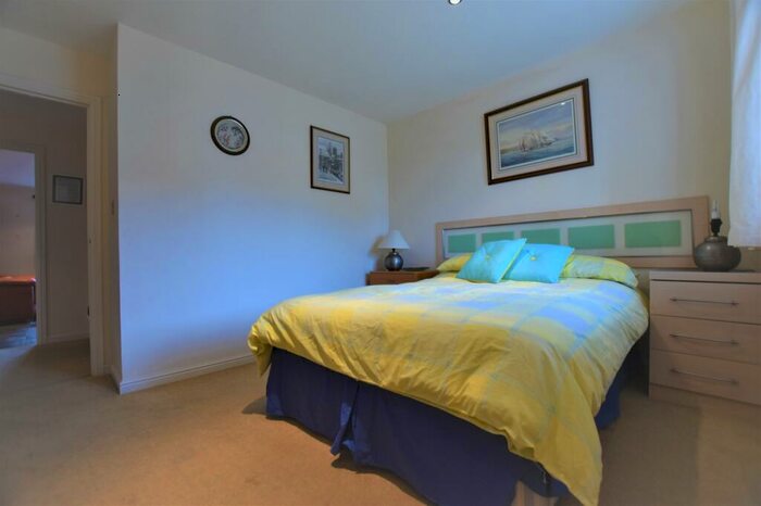 2 Bedroom Flat To Rent In Medina View, East Cowes, PO32