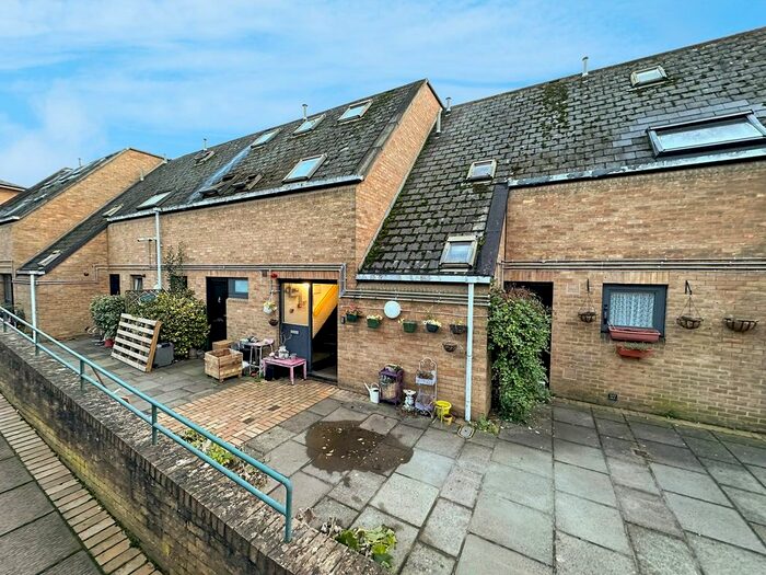 2 Bedroom Flat To Rent In Manor Place, Cambridge, CB1