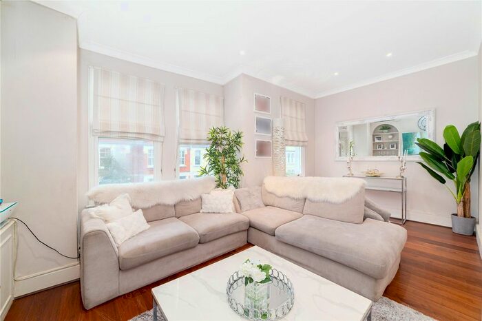 2 Bedroom Maisonette To Rent In Wardo Avenue, London, SW6