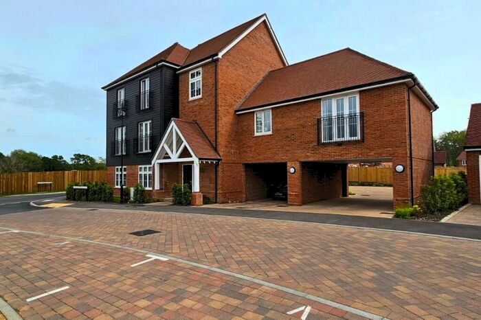 1 Bedroom Flat To Rent In Robin Lodge, Nightingale View, Crookham Village, Fleet, GU51