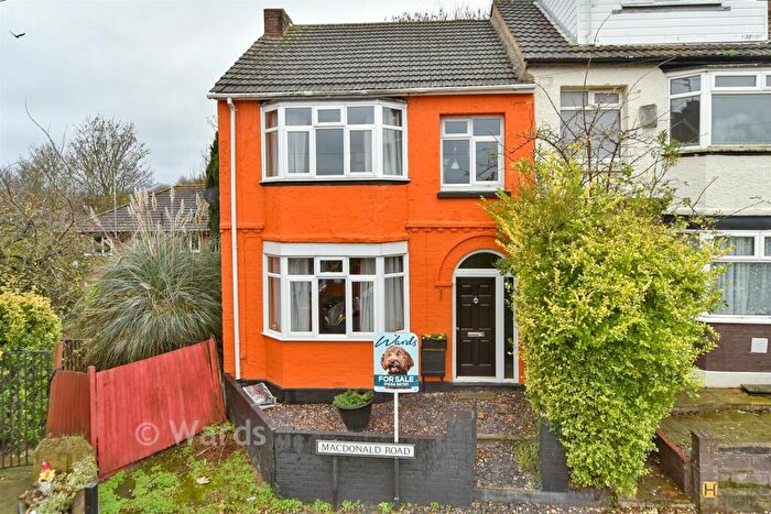 3 Bedroom End Of Terrace House For Sale In Macdonald Road, Gillingham, Kent, ME7