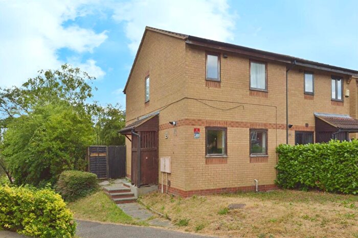 2 Bedroom Semi-Detached House For Sale In Ambridge Grove, Peartree Bridge, Milton Keynes, MK6
