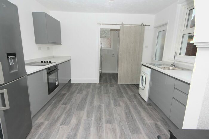 2 Bedroom Flat To Rent In Pinhoe Road, Exeter, EX4