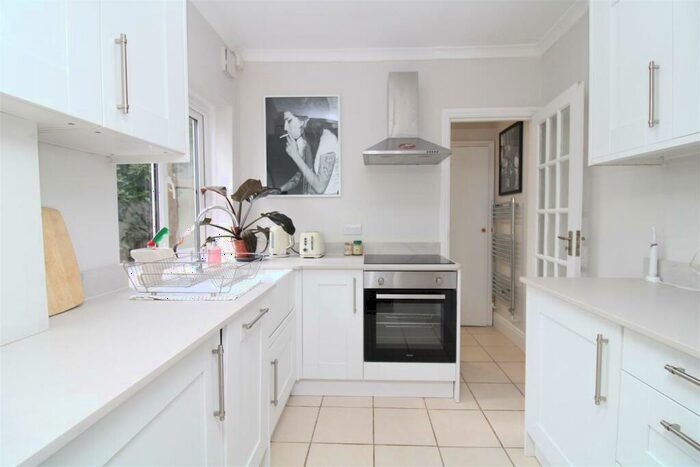2 Bedroom Flat To Rent In Clifton Terrace, Brighton, BN1