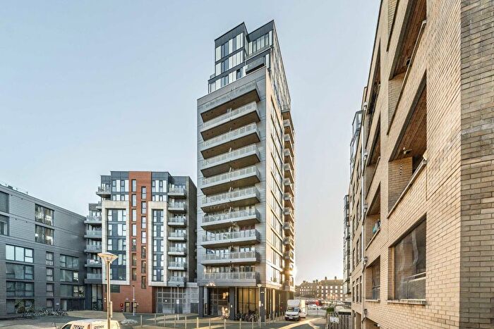 2 Bedroom Flat To Rent In Taylor Place, London, E3